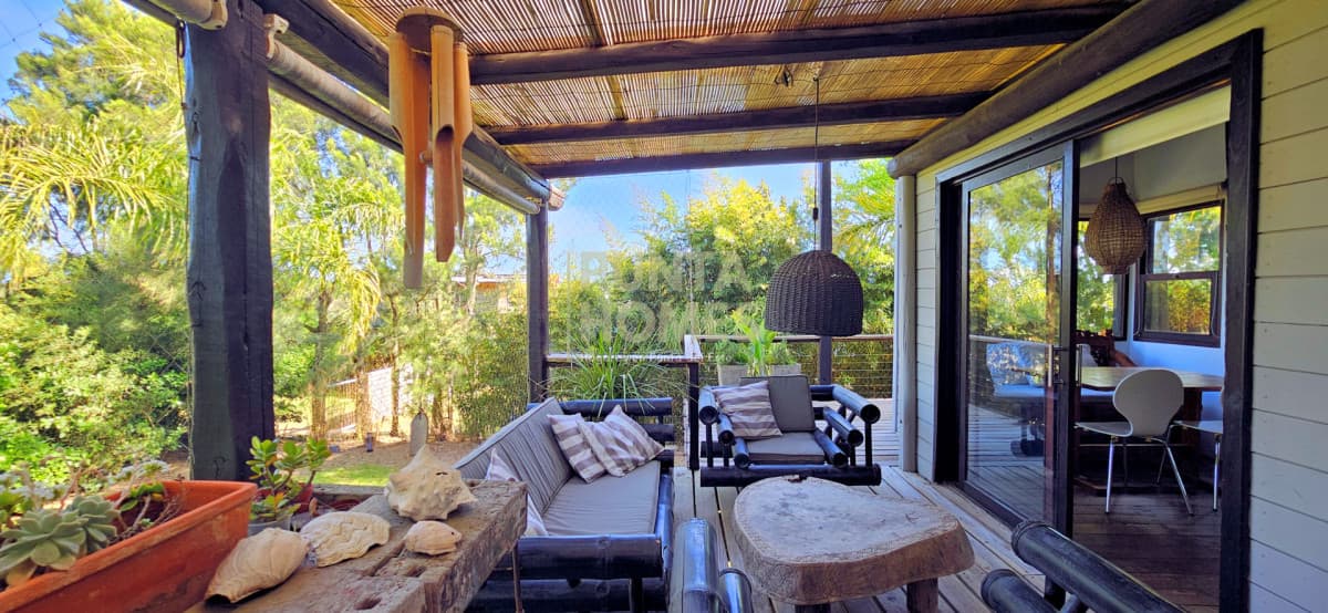Punta Homes Inmobiliaria Casa ID.3922 - Venta de casa de 4 dormitorios y 3 baños en El Chorro, Punta del Este, Maldonado.