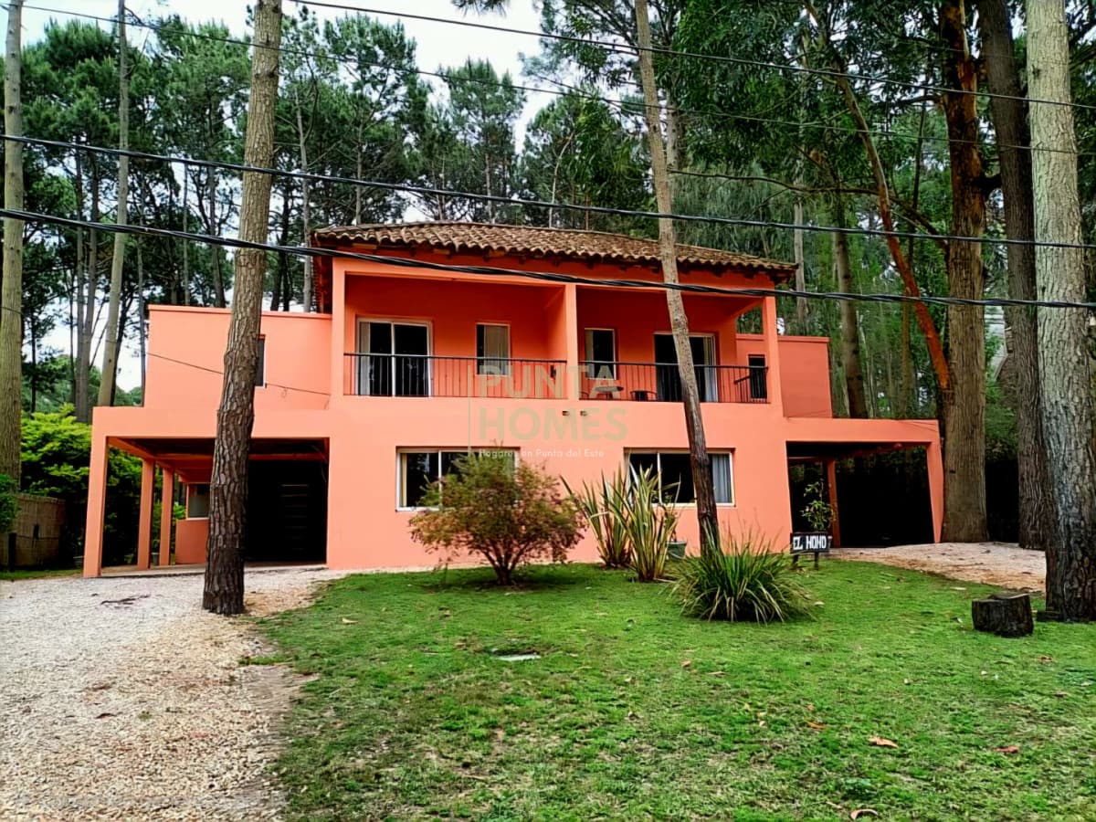 Punta Homes Inmobiliaria Casa ID.3956 - Venta amplia casa en Solanas