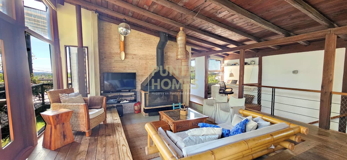 Punta Homes Inmobiliaria Casa ID.3922 - Venta de casa de 4 dormitorios y 3 baños en El Chorro, Punta del Este, Maldonado.