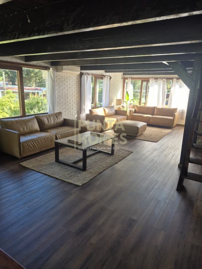 Punta Homes Inmobiliaria Casa ID.3835 - Venta de casa de 5 dormitorios en San Rafael, Punta del Este.