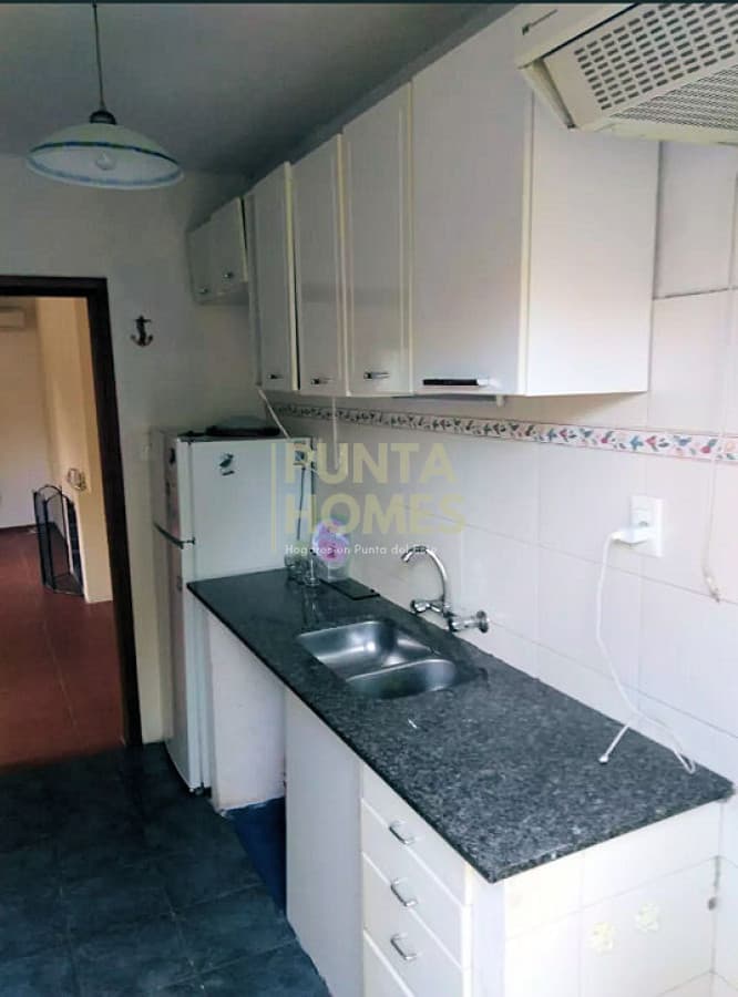 Punta Homes Inmobiliaria Casa ID.1691 - Venta de casa de 3 dormitorios y 2 baños en Pinares, Punta del Este.