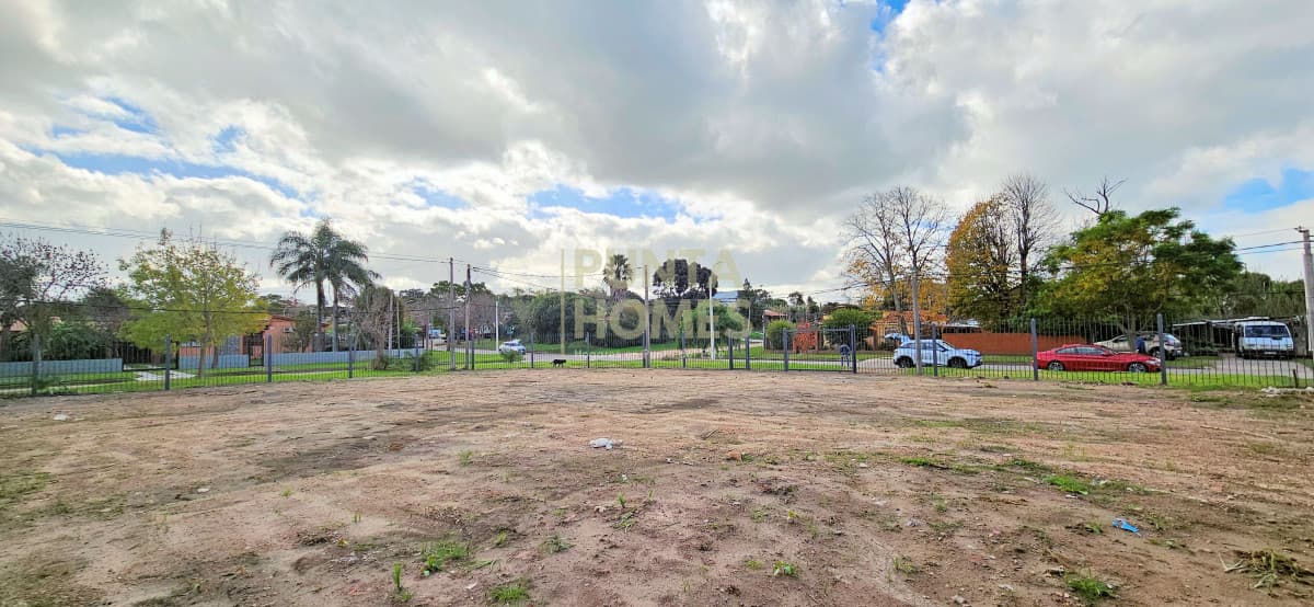 Punta Homes Inmobiliaria Terreno ID.3849 - Venta y alquiler de Terreno en Carrasco Norte, Montevideo.