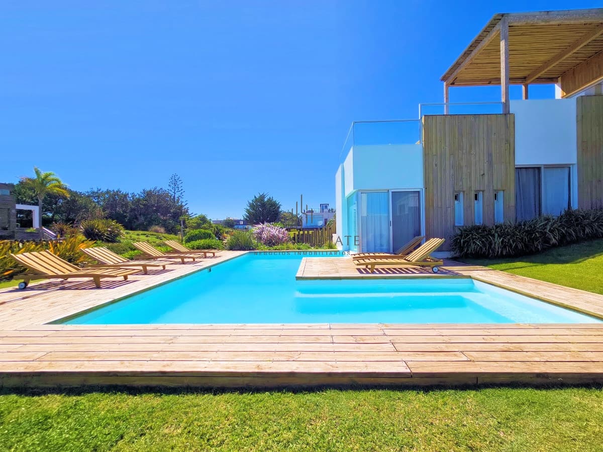 Alquiler Casa para 10 personas Punta Ballena, Punta del Este.