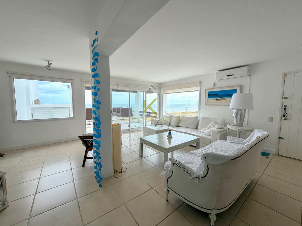 Apartamento de 4 dormitorios en primera linea de la Mansa