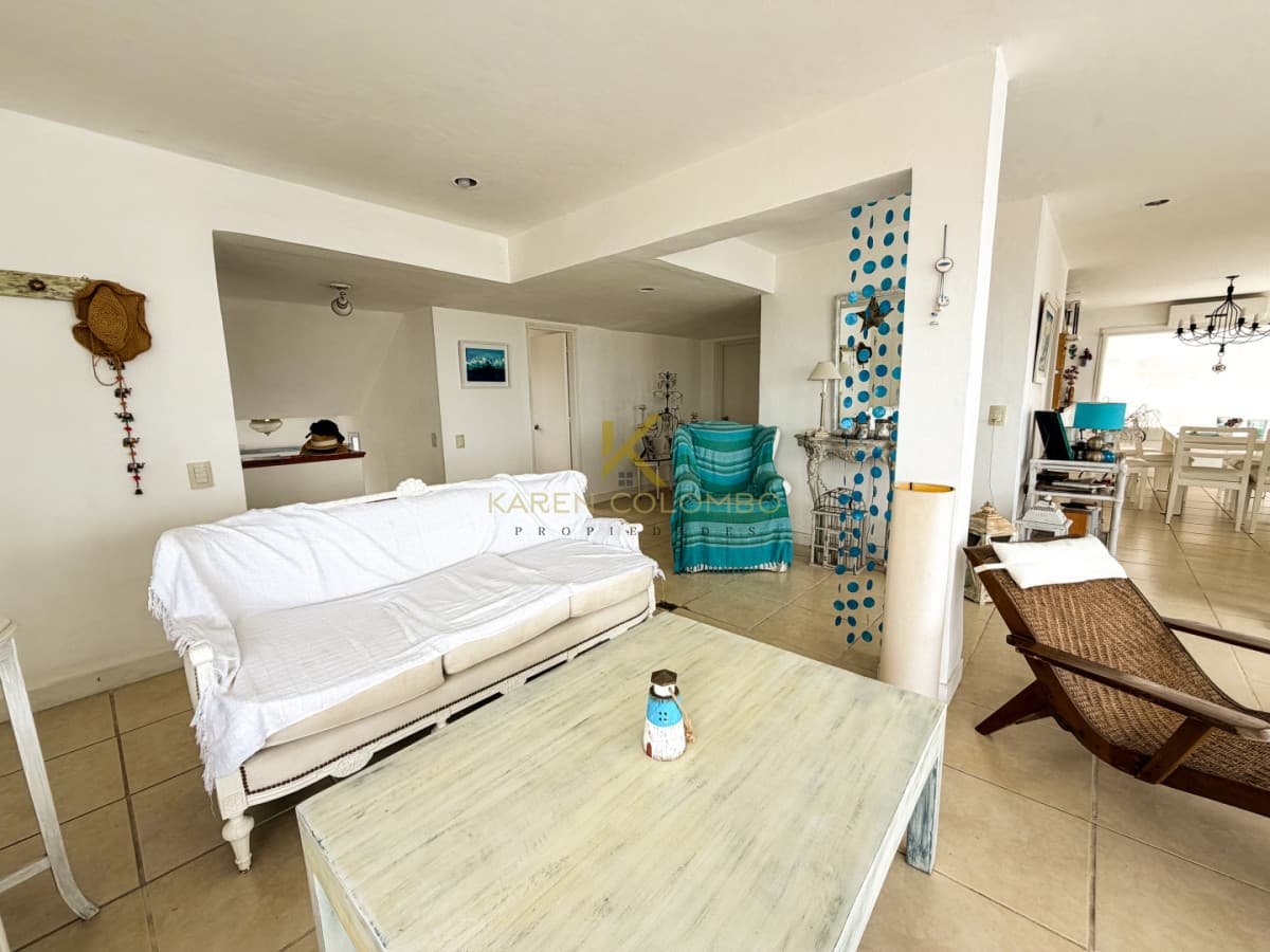 Apartamento de 4 dormitorios en primera linea de la Mansa