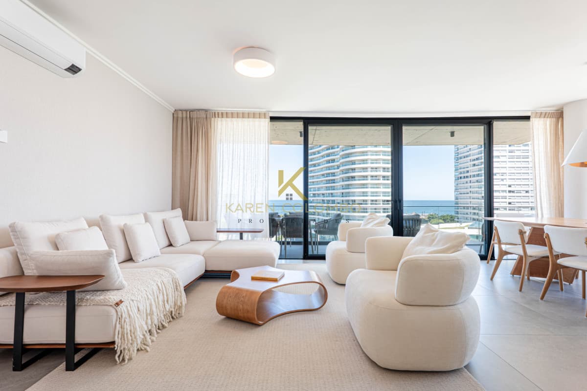 Apartamento en venta playa Mansa Punta del Este