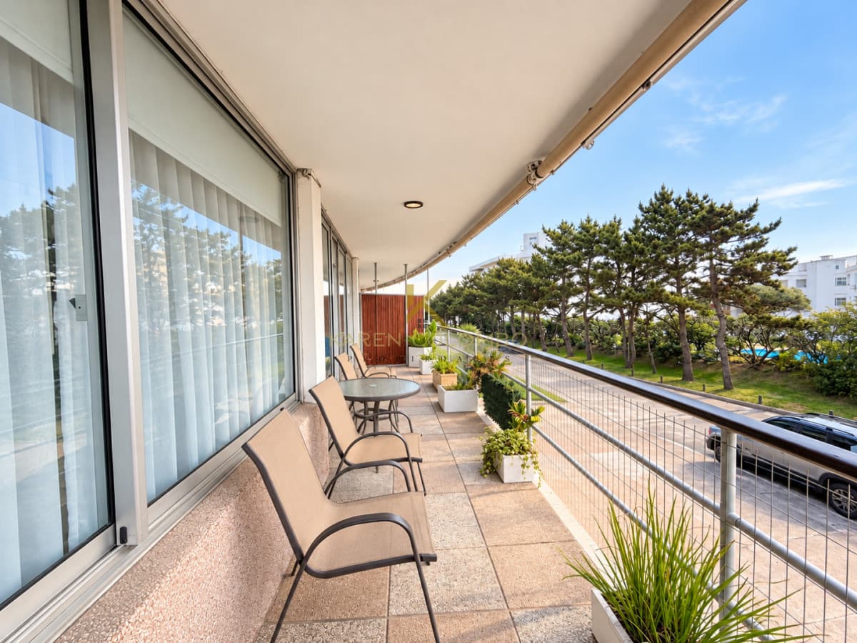 Apartamento en Venta-2 Dormitorios-Primera Linea Playa Mansa