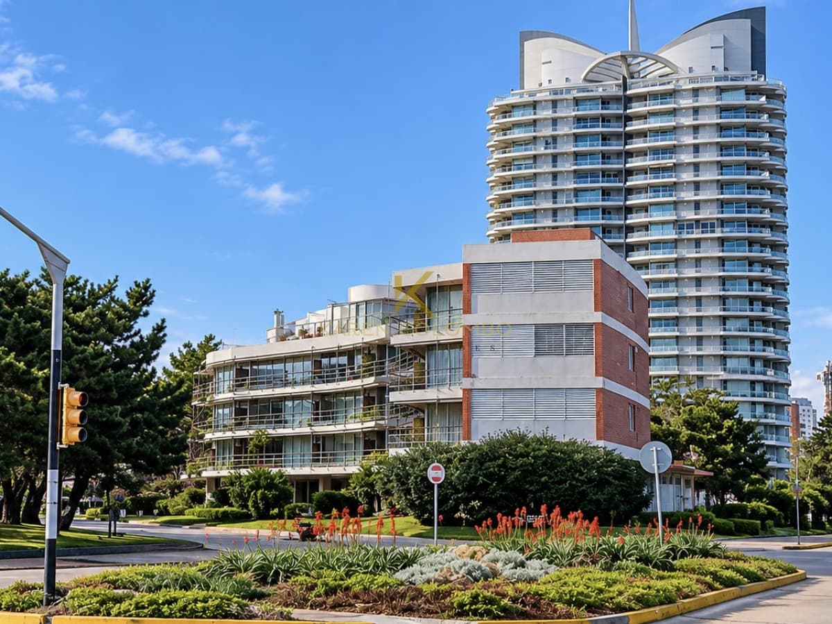 Apartamento en Venta-2 Dormitorios-Primera Linea Playa Mansa