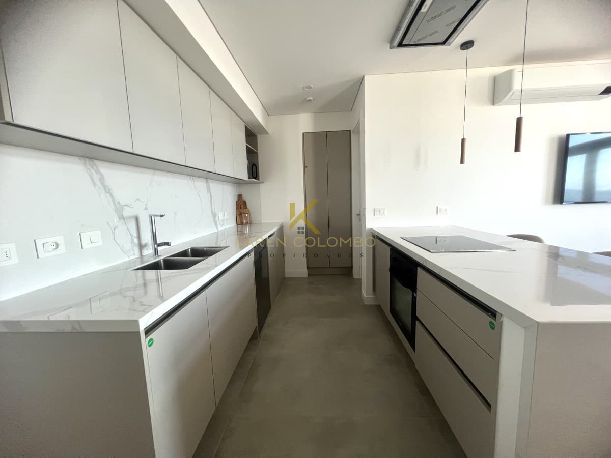 Apartamento 4 dormitorios en venta en Bilú Riviera, Carrasco
