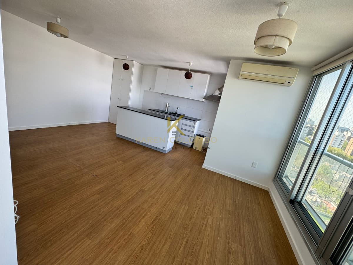 Apartamento en venta 2 Dormitorios y cochera en Palermo, Montevideo