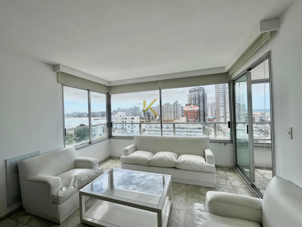 Apartamento en venta de 2 dor más dependencia