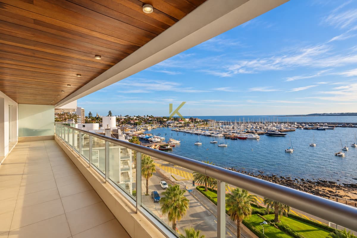Exclusivo Apartamento-4 Dormitorios con Espectacular Vista al Puerto