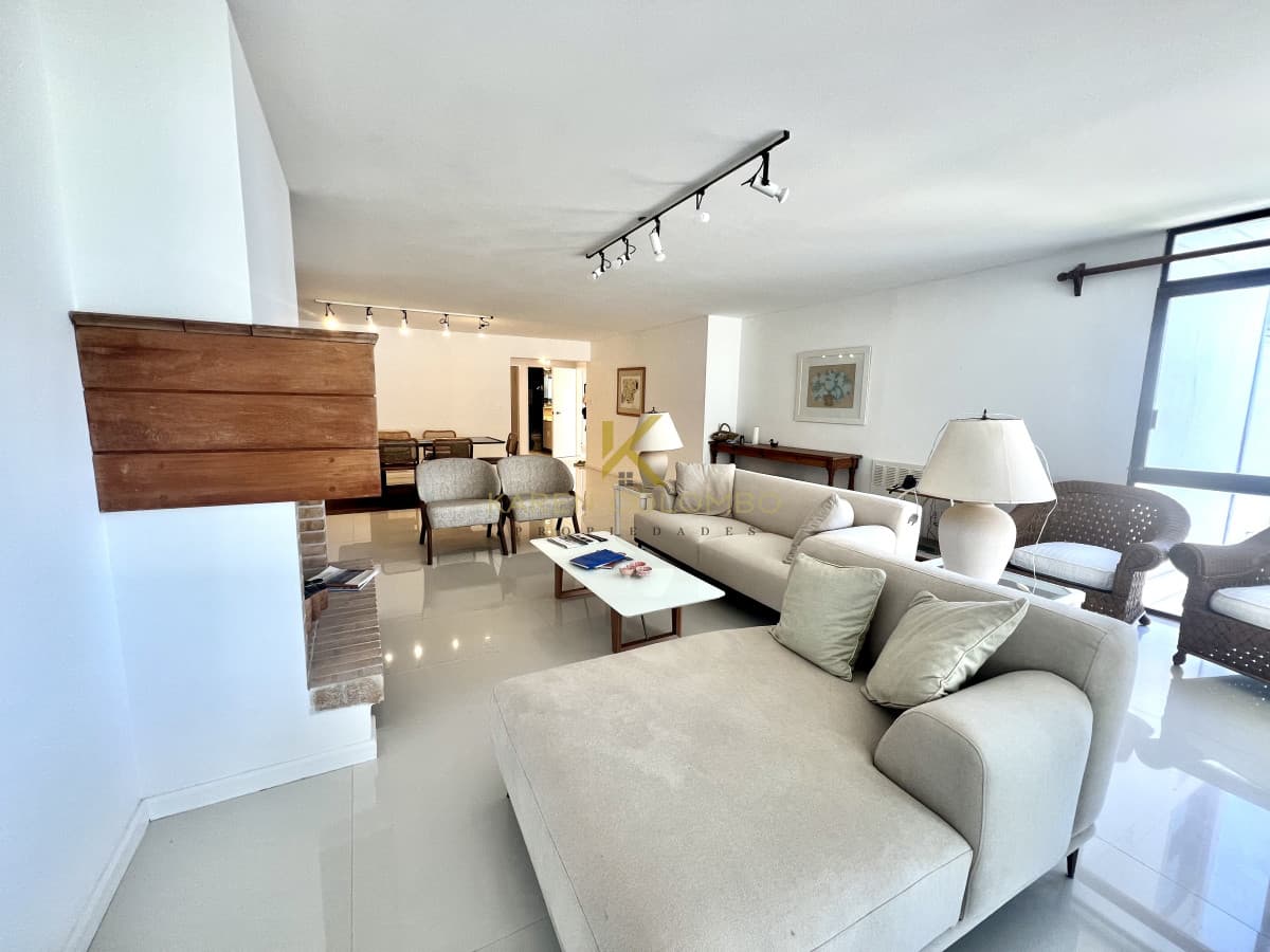 Apartamento en venta en Peninsula, Punta del Este