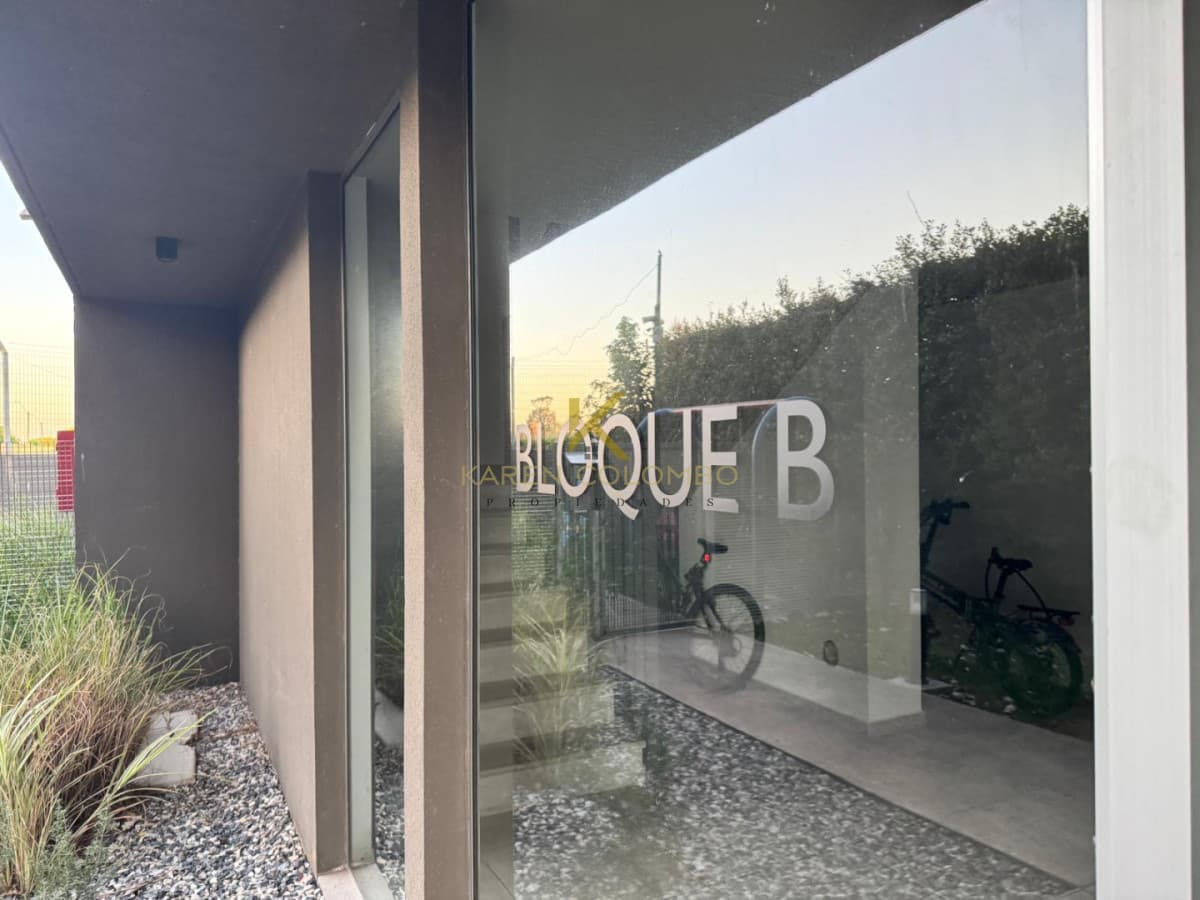 VENTA DE APARTAMENTO DE 3 DORMITORIOS MALDONADO