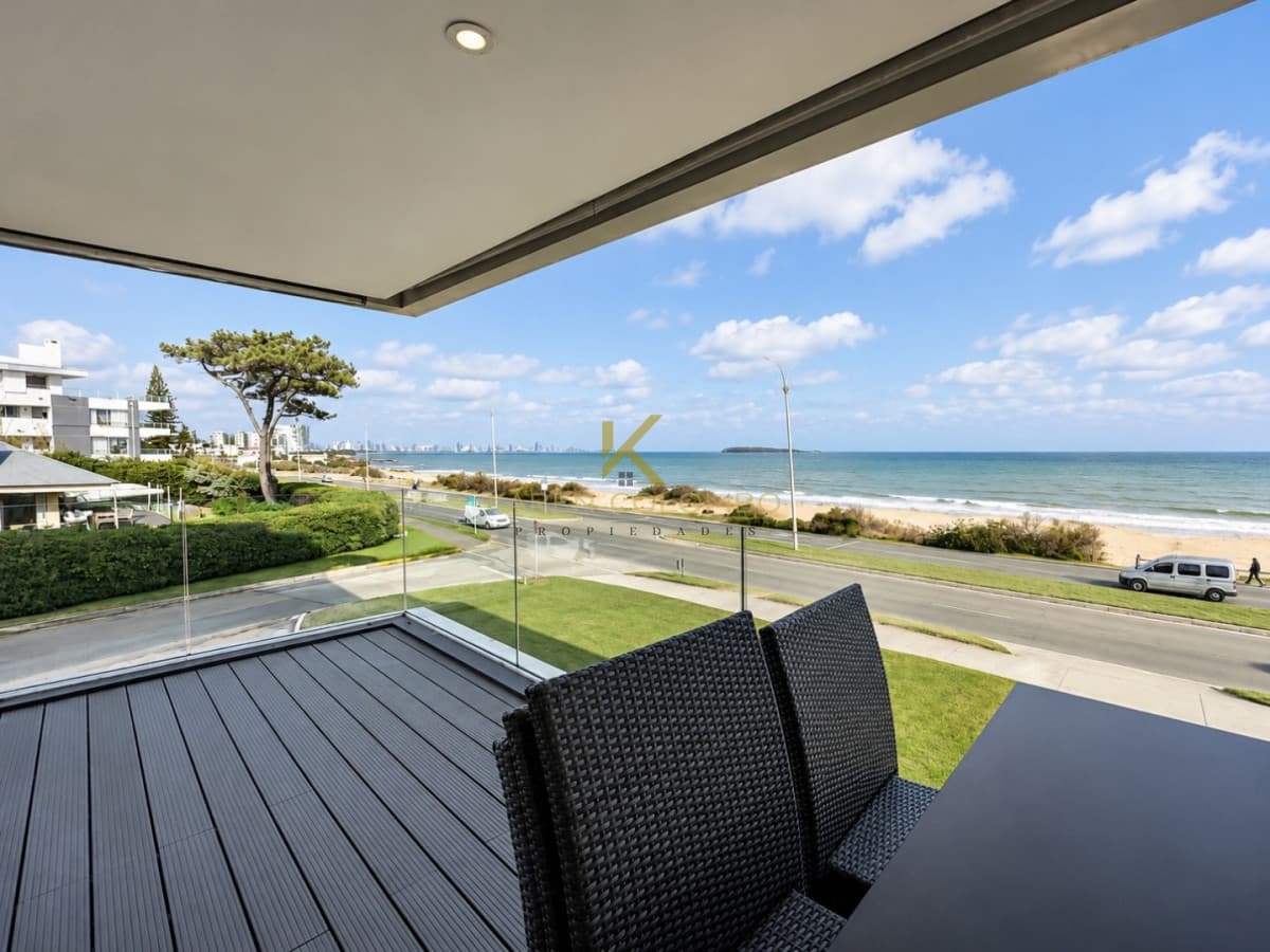 Apartamento en venta Pinares Primera linea de Playa Mansa,Punta del Este