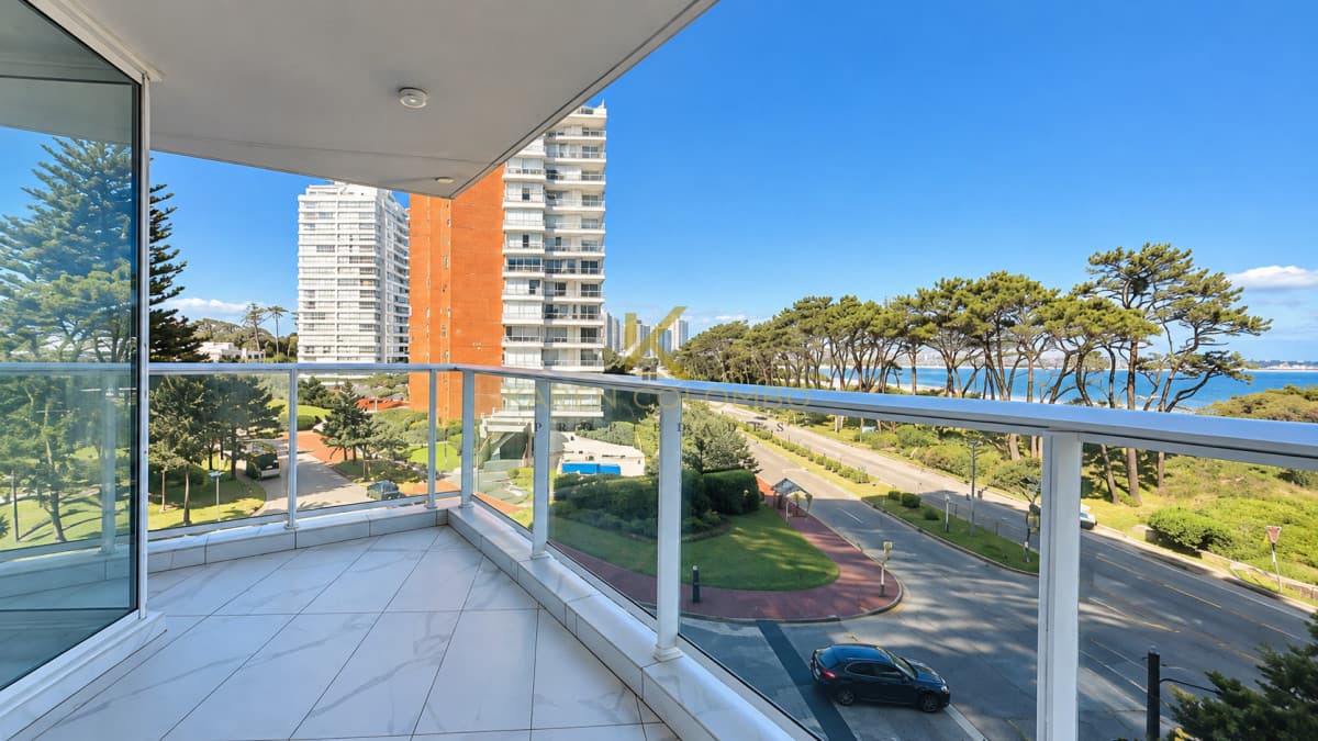 Paramount Tower-En Venta-3 Dormitorios