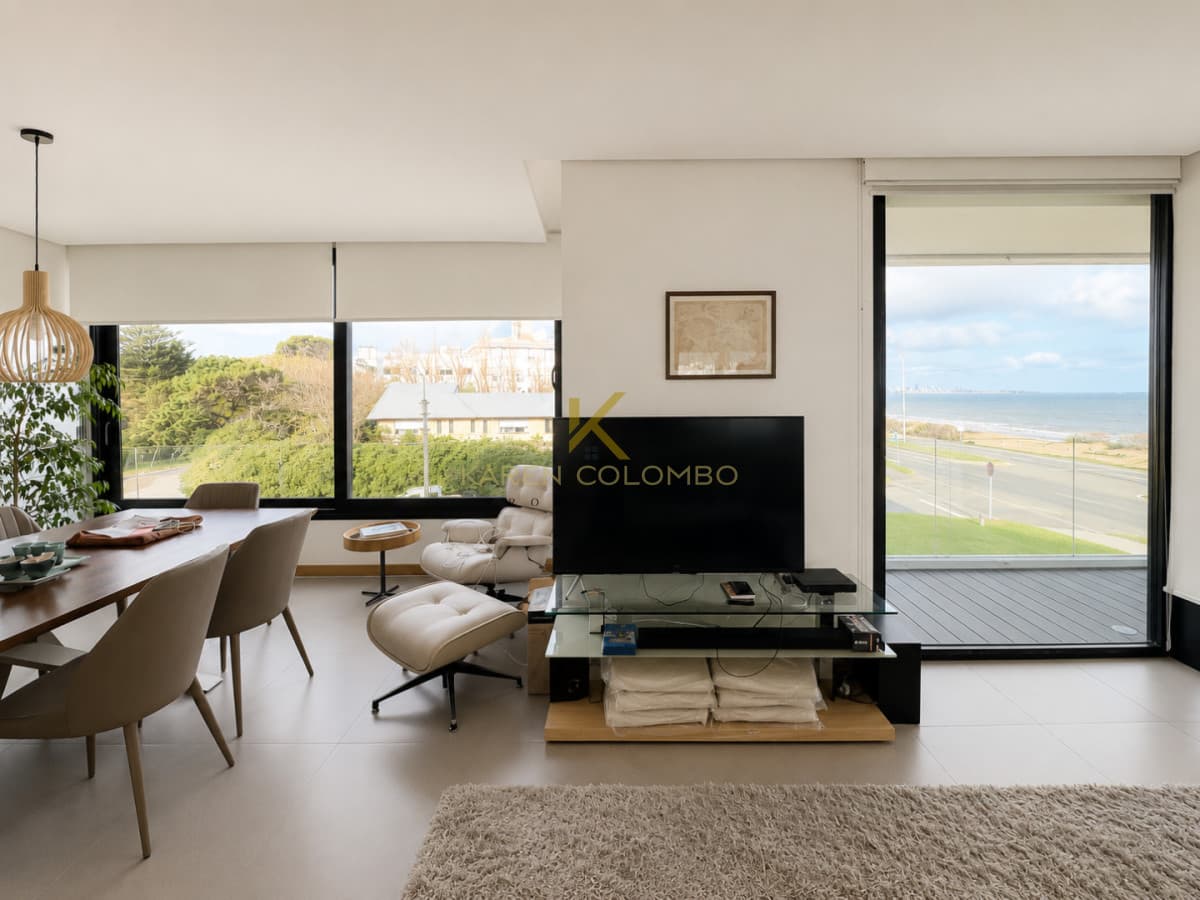 Apartamento en venta Pinares Primera linea de Playa Mansa,Punta del Este
