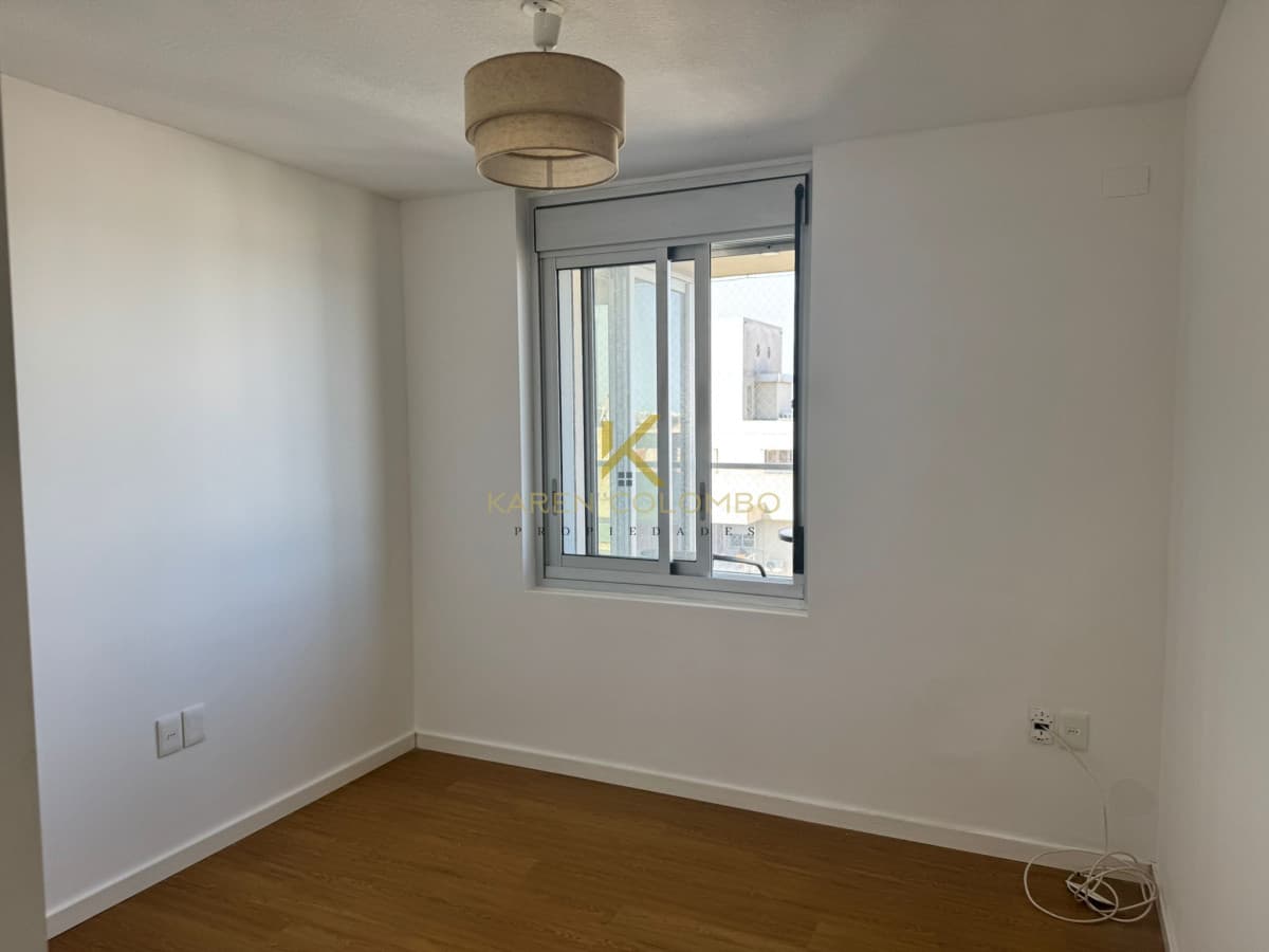 Apartamento en venta 2 Dormitorios y cochera en Palermo, Montevideo