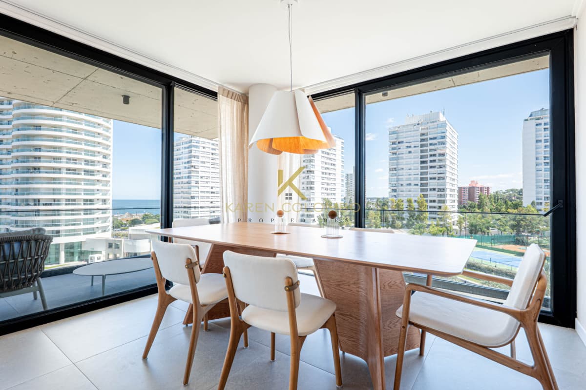 Apartamento en venta playa Mansa Punta del Este