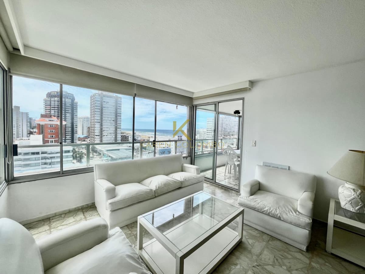 Apartamento en venta de 2 dor más dependencia