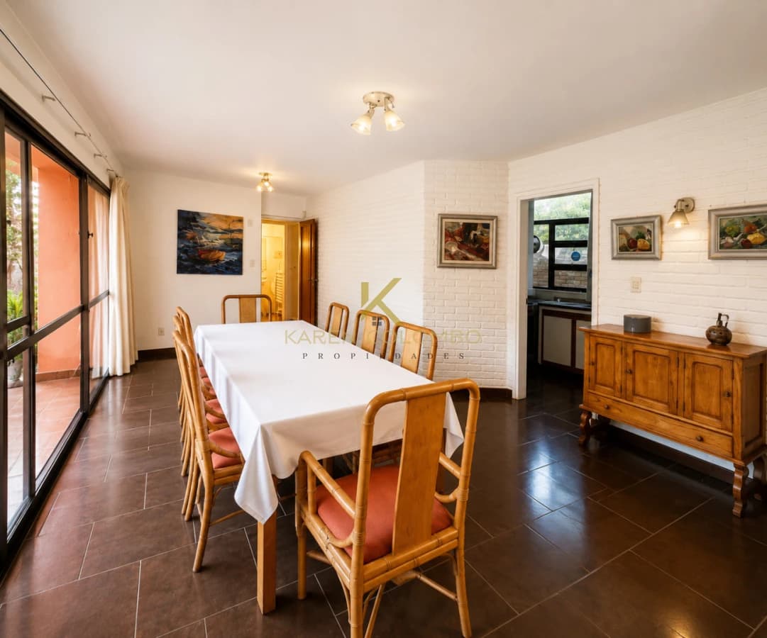Casa en venta y alquiler temporal en playa Mansa, Punta del Este