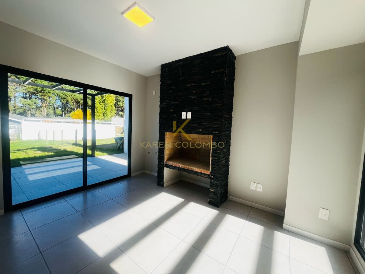 CASA EN VENTA 3 DORMITORIOS PARQUE BURNETT