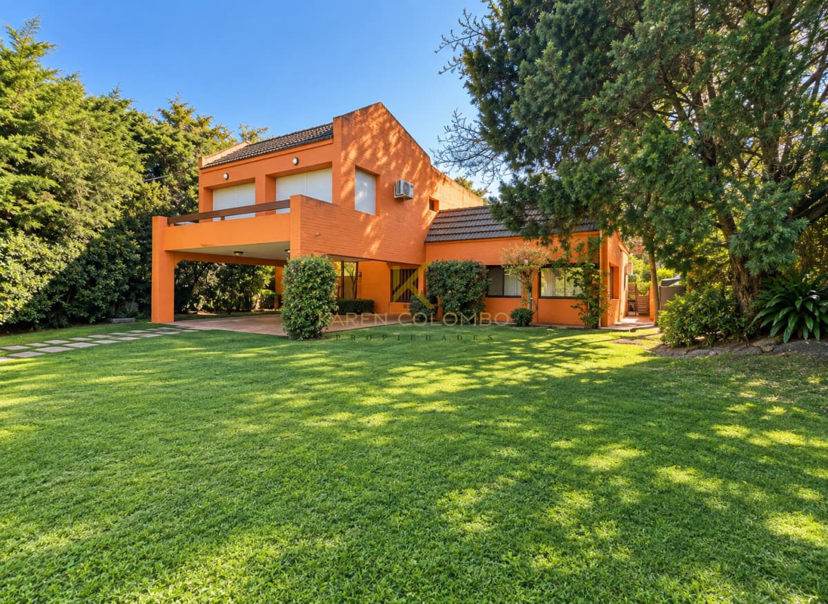 Casa en venta y alquiler temporal en playa Mansa, Punta del Este