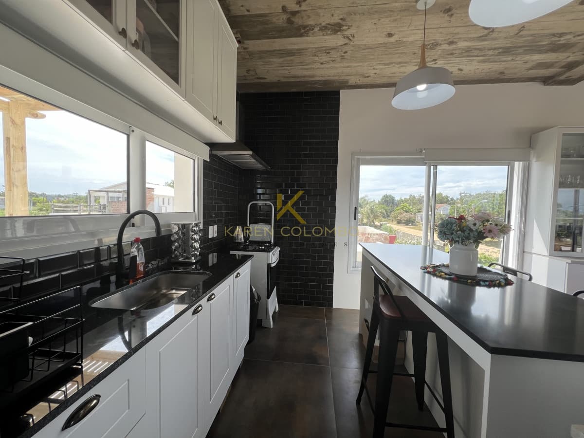 CASA EN VENTA Y ALQUILER ANUAL BALNEARIO BUENOS AIRES