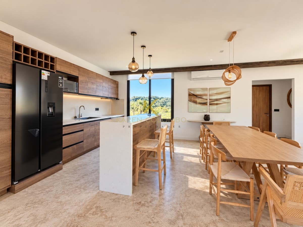 Espectacular casa en Venta y Alquiler temporal en Barrio Privado