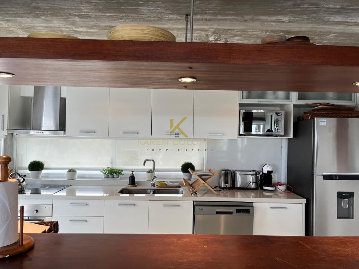 CASA EN VENTA Y ALQUILER EN EL CHORRO