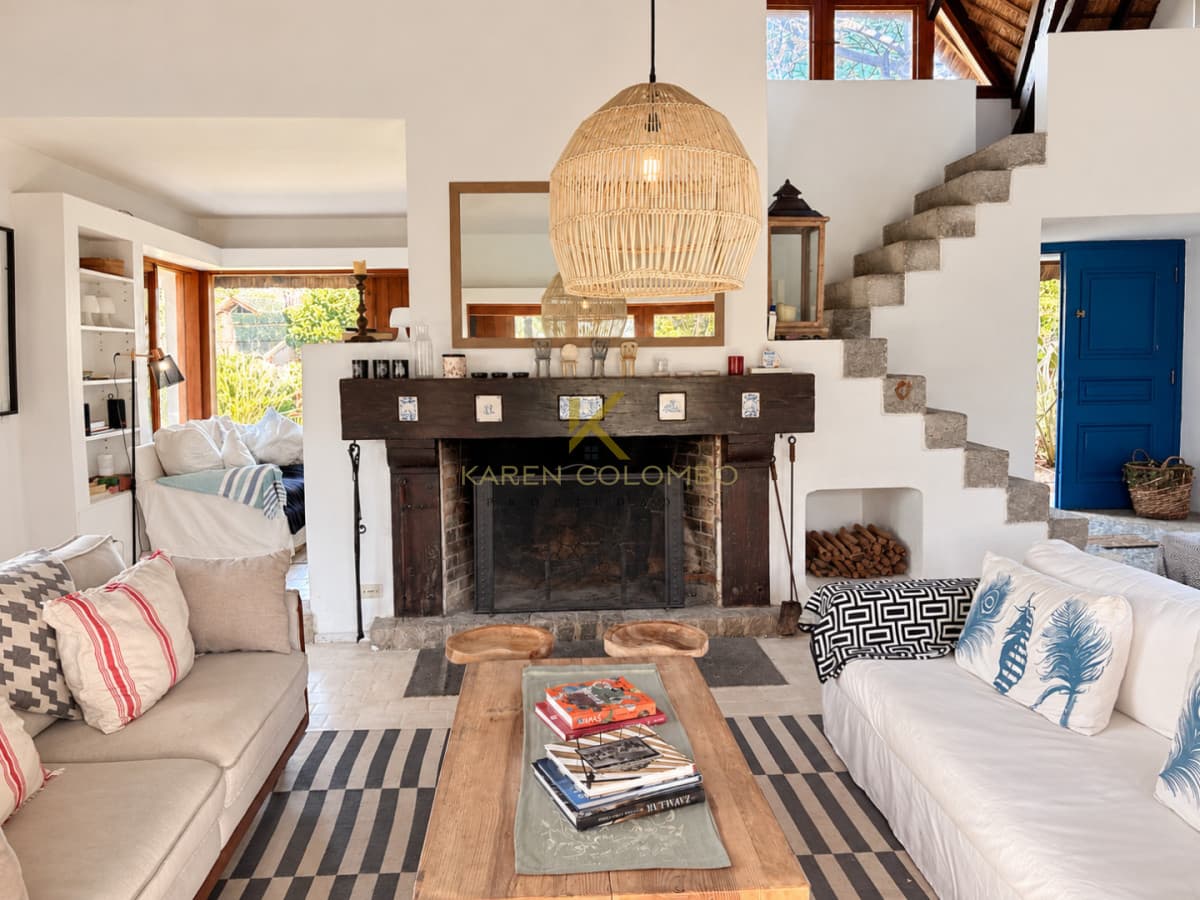Espectacular casa en Venta y Alquiler Anual-5 dormitorios-Golf