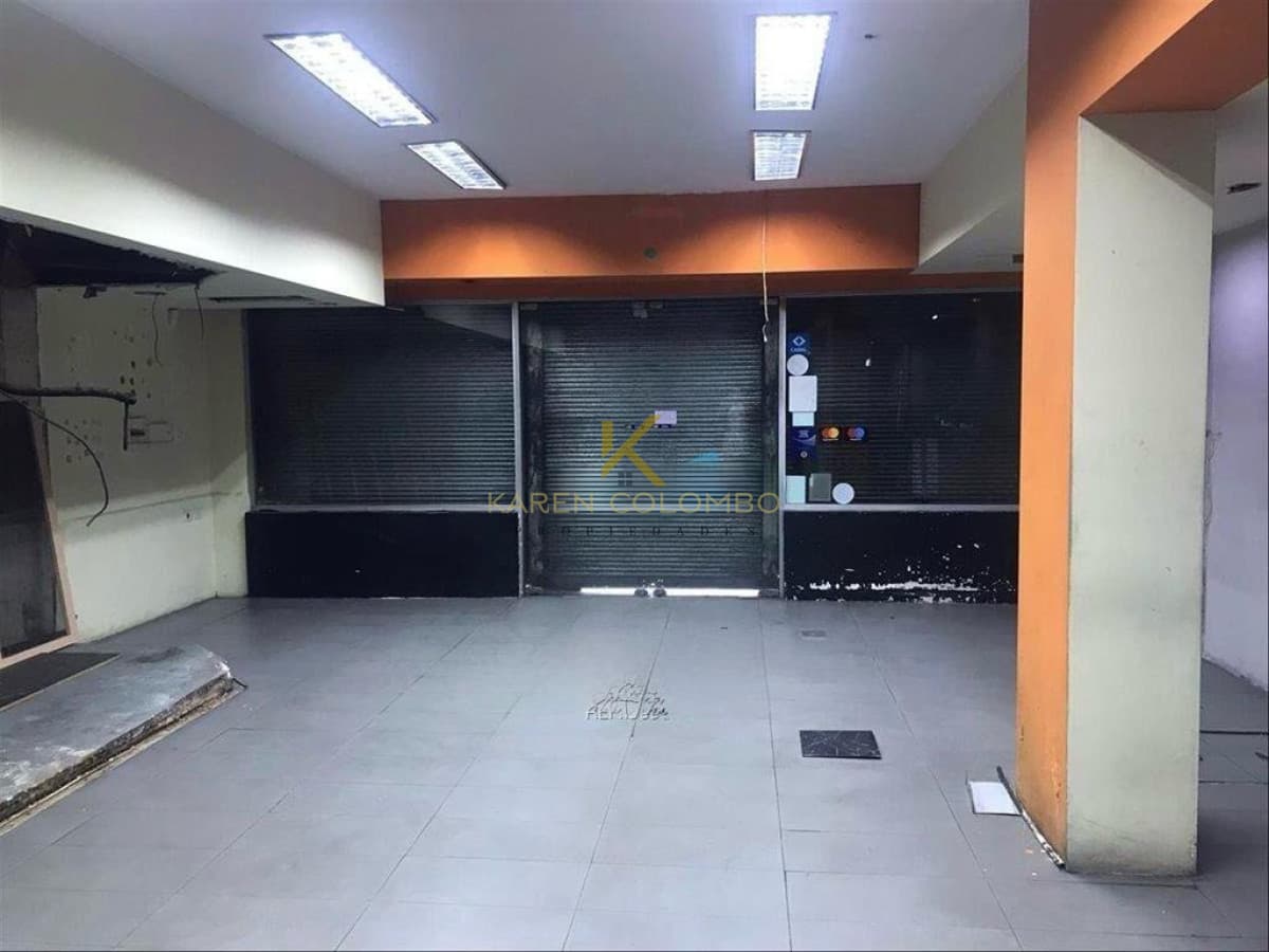 LOCAL COMERCIAL EN VENTA - 400 m² SOBRE 8 DE OCTUBRE