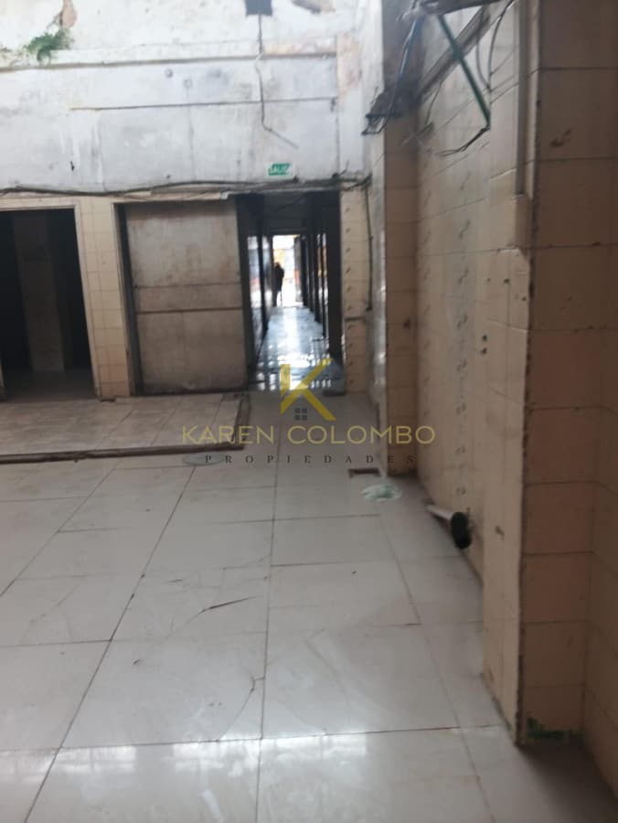 LOCAL COMERCIAL EN VENTA - 400 m² SOBRE 8 DE OCTUBRE