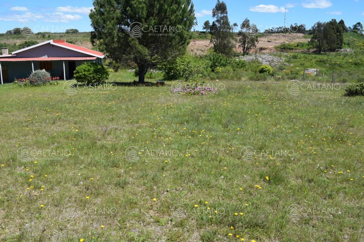 Chacra de 6has proxima a pueblo Eden