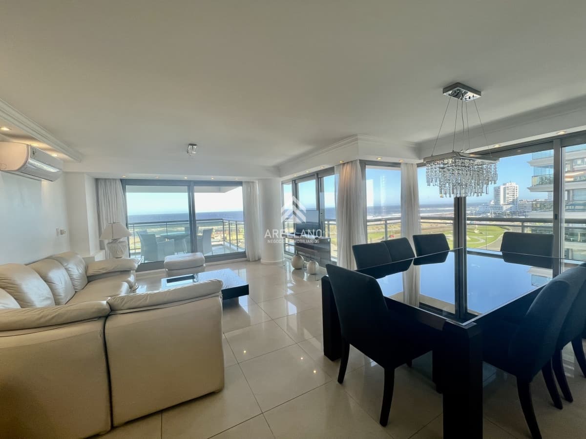 Apartamento ID.3656 - Venta apartamento 3 dormitorios y dependencia Brava