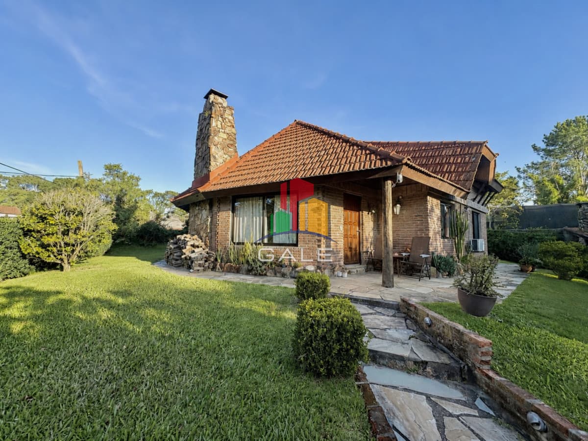 Gale Propiedades & Escribanía Casa ID.4864 - CASA EN VENTA Y ALQUILER ANUAL EN PINARES