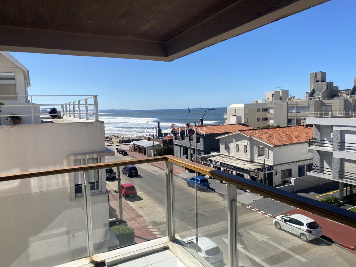 Apartamento de 2 dormitorios con vista al mar en Peninsula
