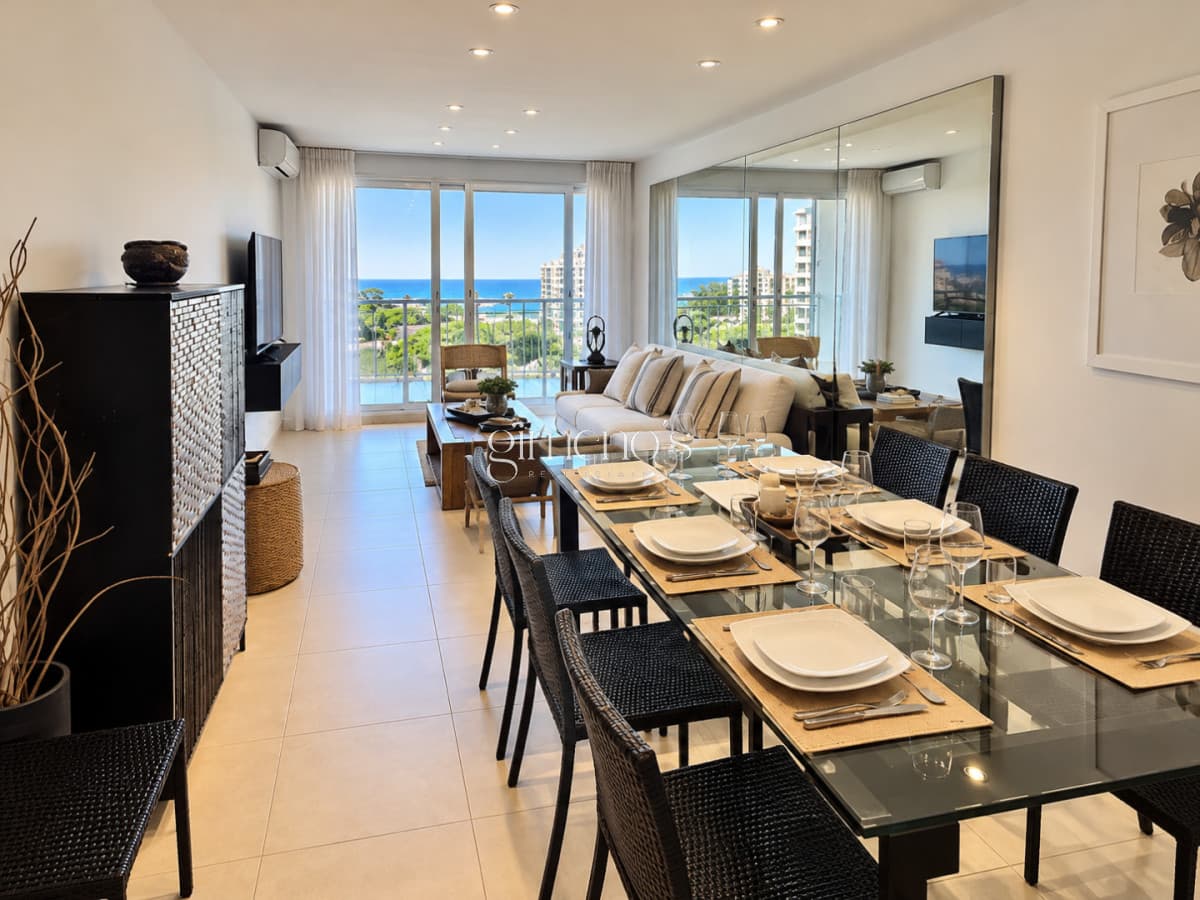 Apartamento en Venta de 2 Dormitorios en Playa Mansa - Punta del Este