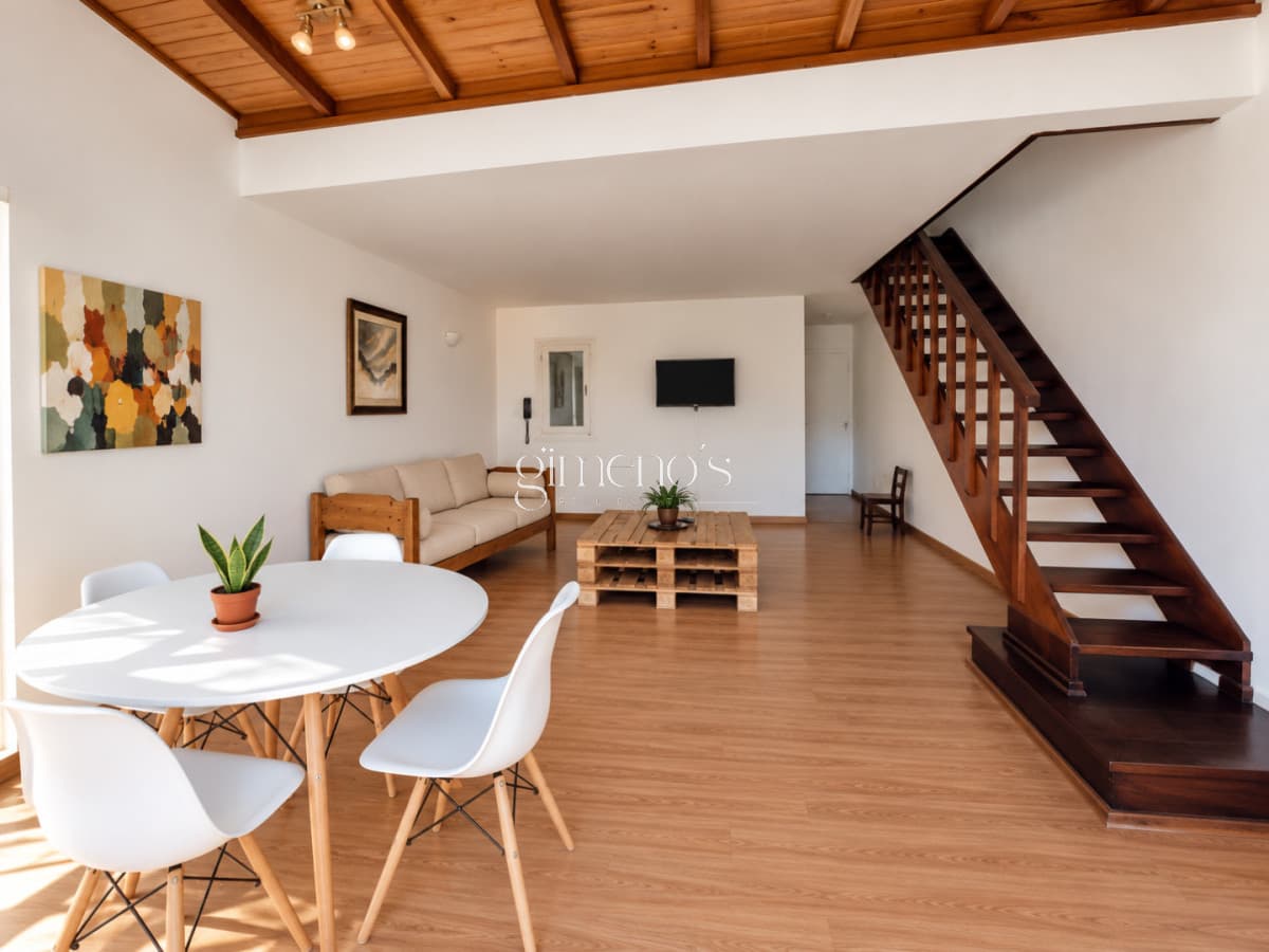 Apartamento en Venta de 1 Dormitorio y medio en plena Peninsula de Punta Del Este