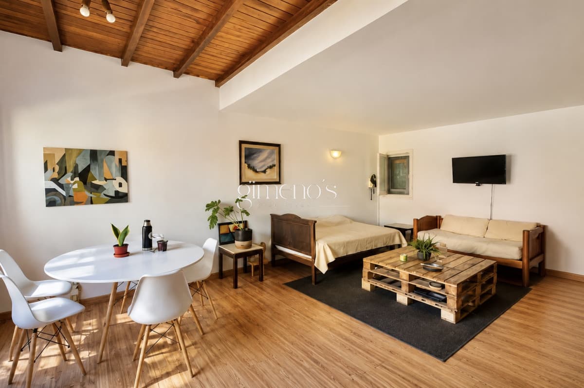 Apartamento en Venta de 1 Dormitorio y medio en plena Peninsula de Punta Del Este