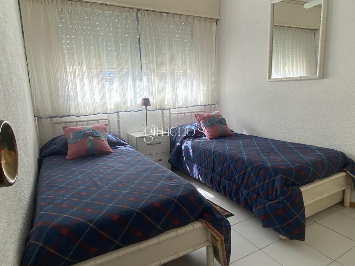 Apartamento de 2 dormitorios con vista al mar en Peninsula