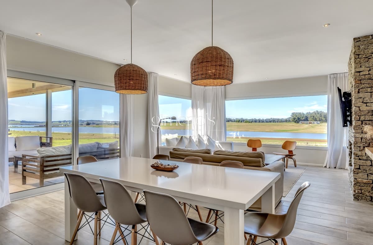 Casa en venta en Laguna de los Cisnes