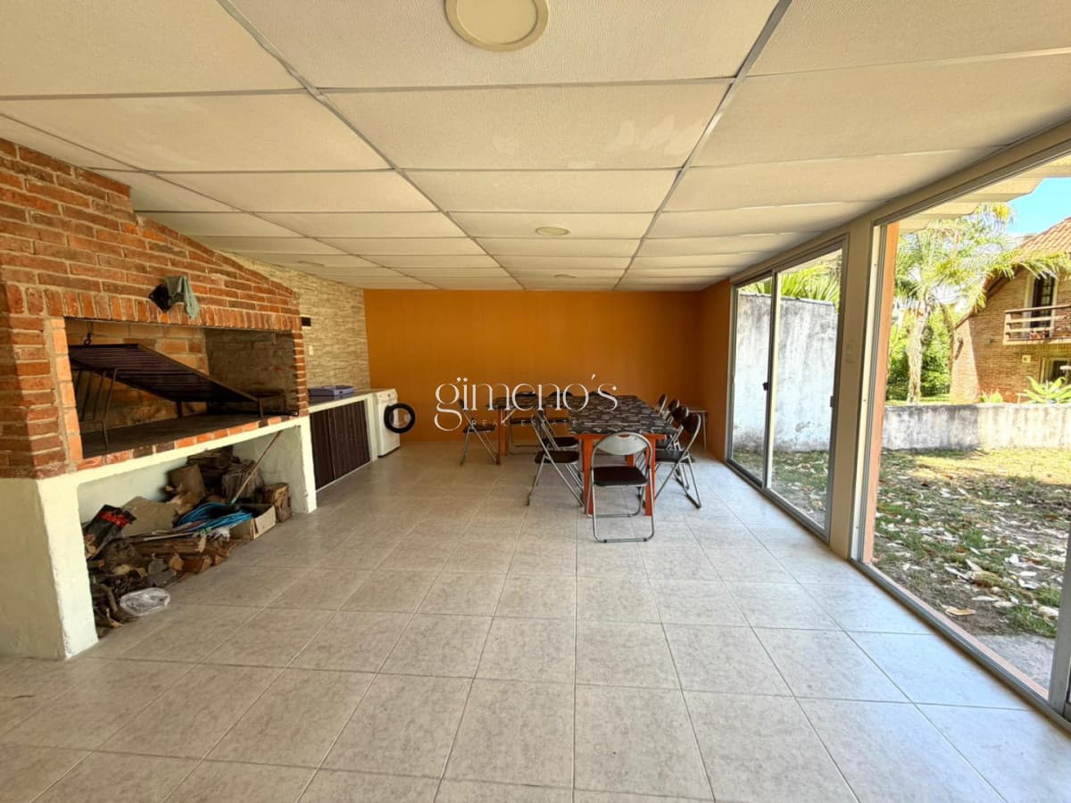 Casa Aguila Pinares  -