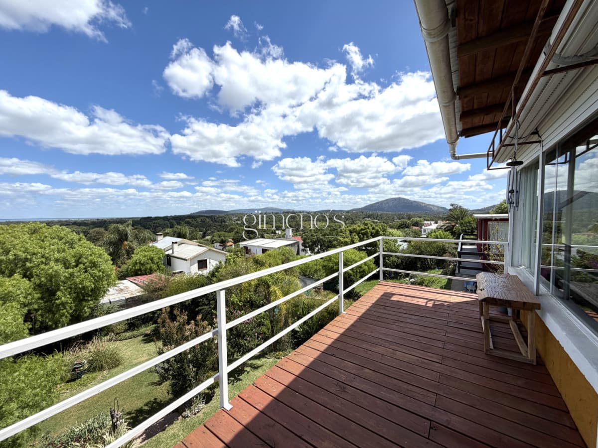 Casa en venta de 3 Dormitorios en Piriapolis - Maldonado