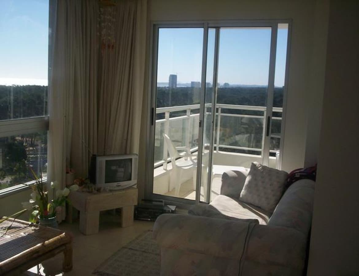 Apartamento en Roosevelt, 2 dormitorios *  -