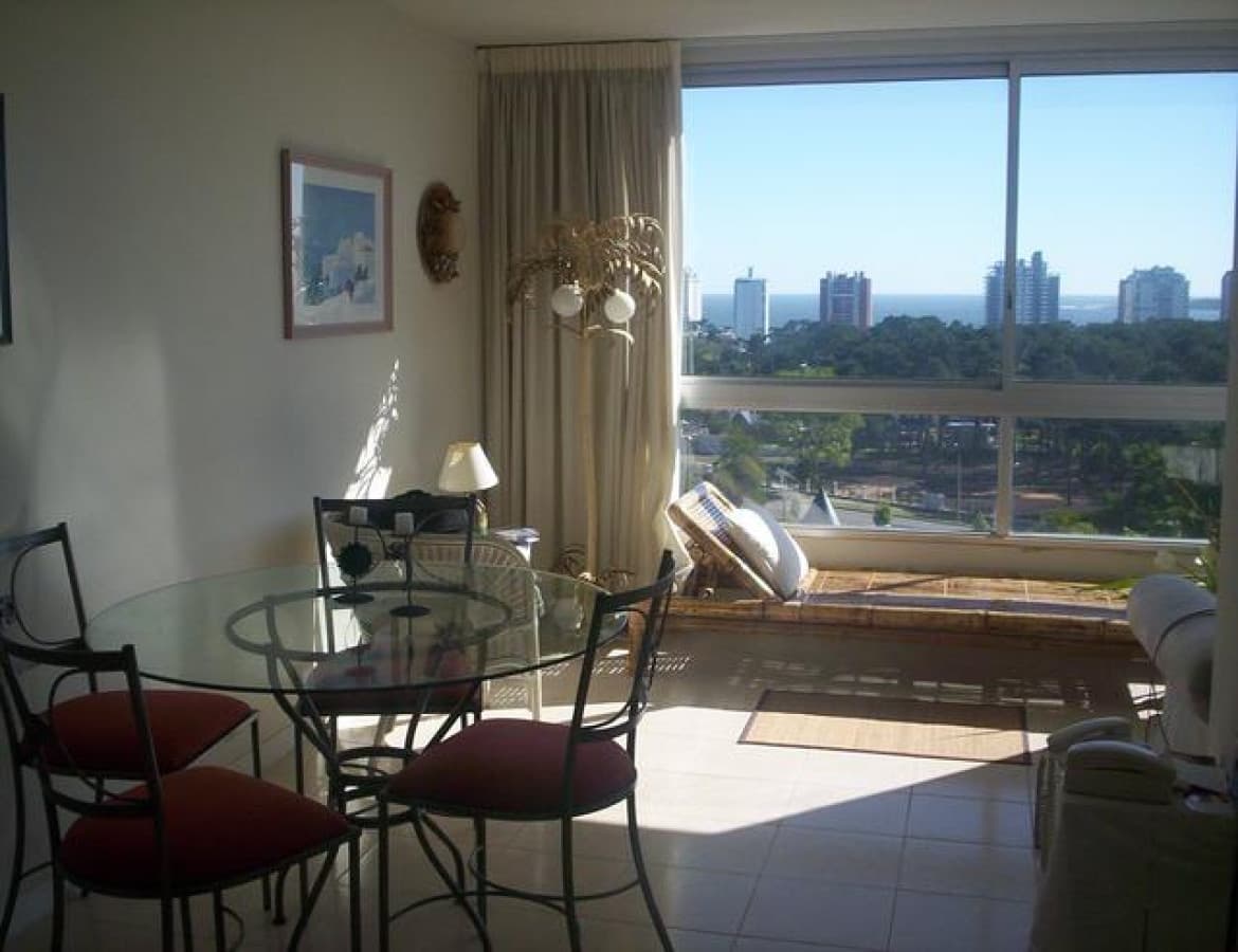 Apartamento en Roosevelt, 2 dormitorios *  -
