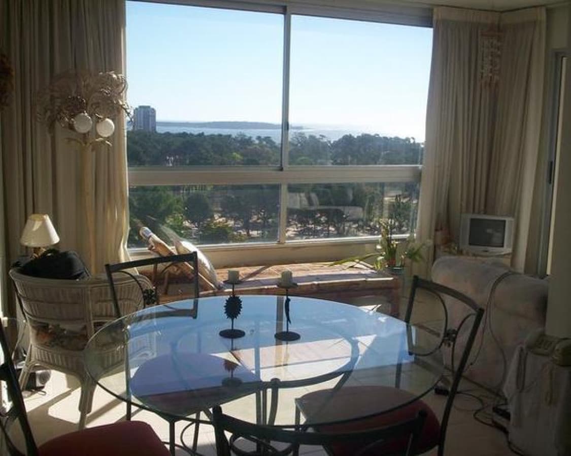 Apartamento en Roosevelt, 2 dormitorios *  -