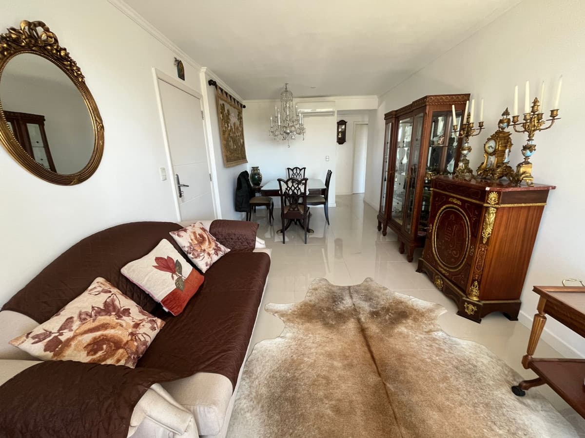 Apartamento ID.2821 - Casino Tower, Hermoso apartamento, amplia terraza, garage en subsuelo.
