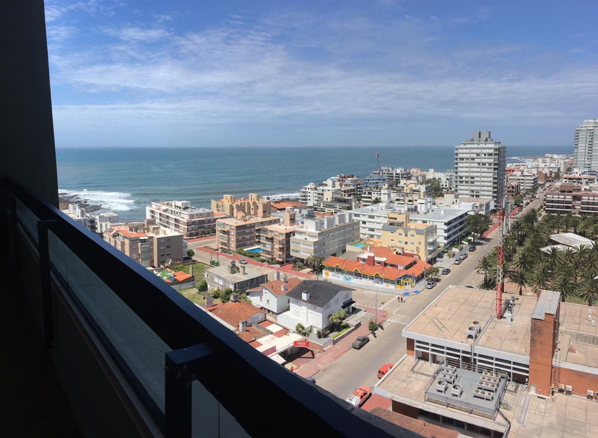 Apartamento ID.2308 - Piso alto con vista, Edificio con sevicios