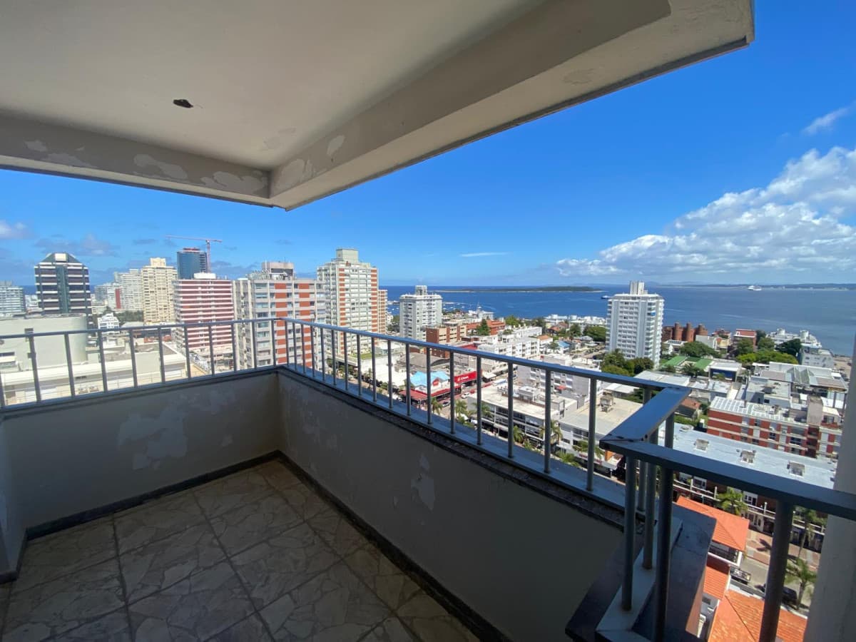 Apartamento ID.2844 - Excelente vista, terraza, piso alto